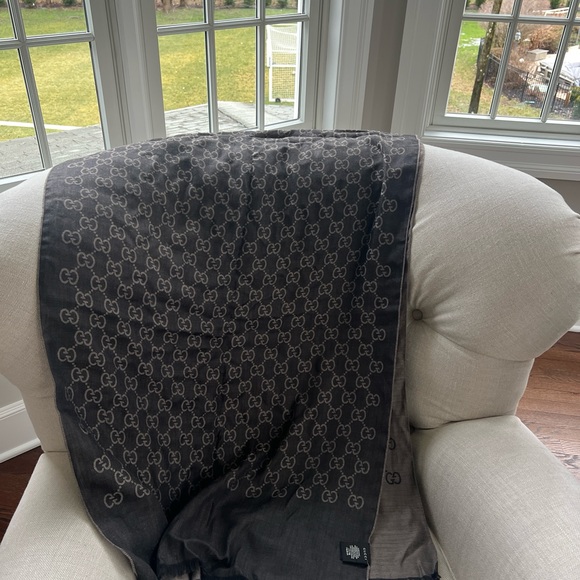 Gucci Charcoal and Light Gray Patterned Scarf - Picture 3 of 11
